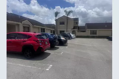 6532 NW 170th Ter, Hialeah, FL 33015 - Photo 1