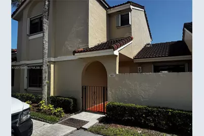 6532 NW 170th Ter, Hialeah, FL 33015 - Photo 13