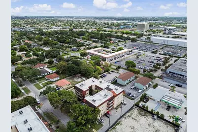 685 Miller Dr #E205, Miami Springs, FL 33166 - Photo 7