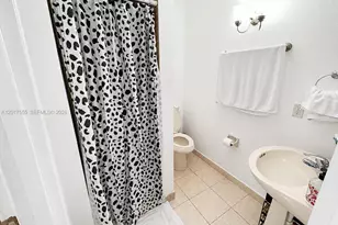 17184 SW 138th Ct, Miami, FL 33177 - Photo 5