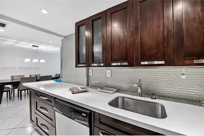 2401 Collins Ave #1107, Miami Beach, FL 33140 - Photo 3
