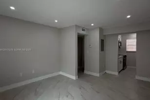932 NW 5th St, Miami, FL 33128 - Photo 5