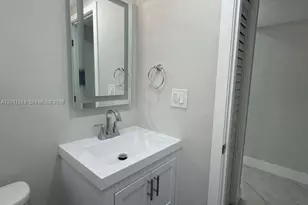 932 NW 5th St, Miami, FL 33128 - Photo 7