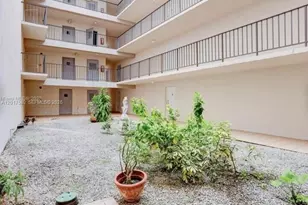 5501 NW 7th St, Miami, FL 33126 - Photo 9