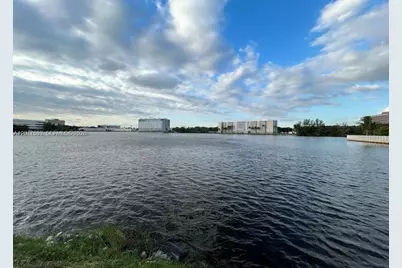 5501 NW 7th St #E412, Miami, FL 33126 - Photo 21