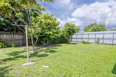 10 NW 60th Ct, Miami, FL 33126 - Photo 23