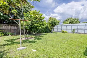 10 NW 60th Ct, Miami, FL 33126 - Photo 23