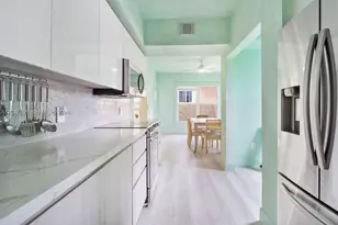22 NE 44th St, Miami, FL 33137 - Photo 31
