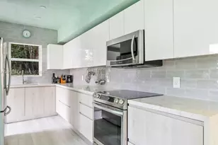 22 NE 44th St, Miami, FL 33137 - Photo 23