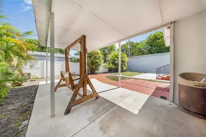 661 E 7th St, Hialeah, FL 33010 - Photo 23