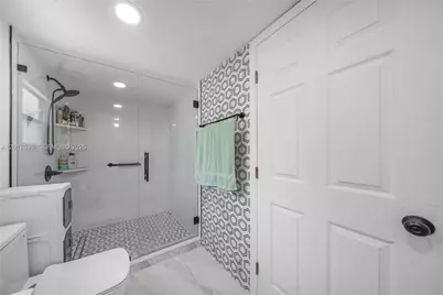 661 E 7th St, Hialeah, FL 33010 - Photo 19