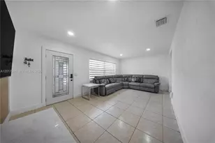 661 E 7th St, Hialeah, FL 33010 - Photo 9