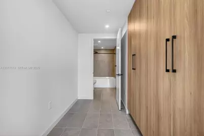 121 NE 5th St #3313, Miami, FL 33132 - Photo 15