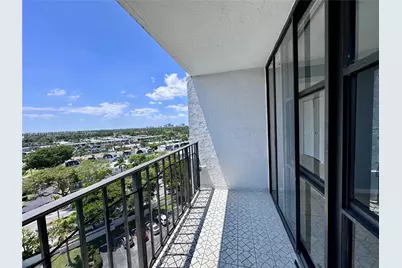 800 Parkview Dr #1007, Hallandale Beach, FL 33009 - Photo 5
