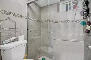 7850 Byron Ave, Miami Beach, FL 33141 - Photo 11