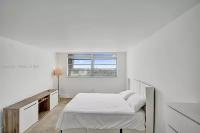 7850 Byron Ave #702, Miami Beach, FL 33141 - Photo 23