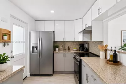 7850 Byron Ave #702, Miami Beach, FL 33141 - Photo 3