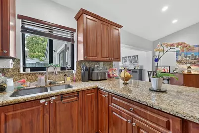 15613 SW 63rd Ter, Miami, FL 33193 - Photo 17