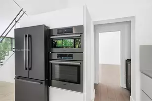 1311 Bay Dr, Miami Beach, FL 33141 - Photo 21