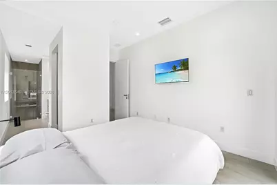 1311 Bay Dr, Miami Beach, FL 33141 - Photo 47