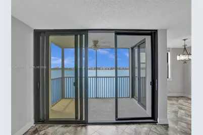 105 Lake Emerald Dr #508, Oakland Park, FL 33309 - Photo 3