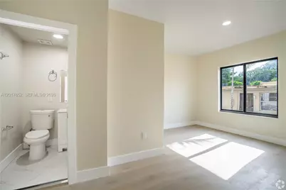 433 SW 6th St #10, Miami, FL 33130 - Photo 5
