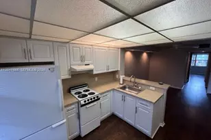 1300 SW 130th Ave, Pembroke Pines, FL 33027 - Photo 5