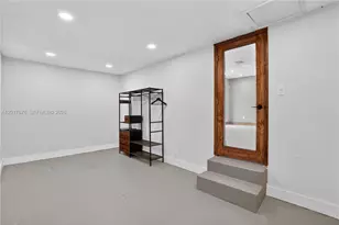 1130 NW 57th St, Miami, FL 33127 - Photo 35