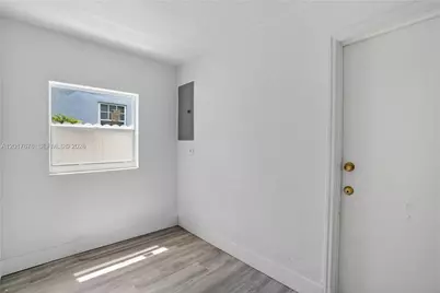 1130 NW 57th St, Miami, FL 33127 - Photo 39
