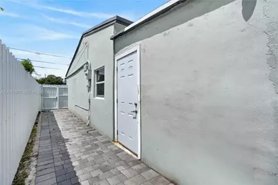 1130 NW 57th St, Miami, FL 33127 - Photo 45