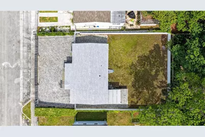 1130 NW 57th St, Miami, FL 33127 - Photo 47