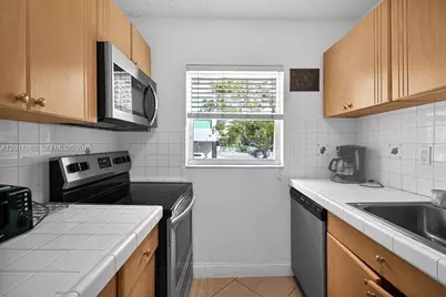 2920 SW 28th Ter #207, Miami, FL 33133 - Photo 11