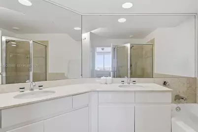 888 Brickell Key Dr #2010, Miami, FL 33131 - Photo 15