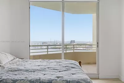 888 Brickell Key Dr #2010, Miami, FL 33131 - Photo 13