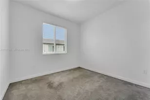 725 SE 14th Ct, Homestead, FL 33034 - Photo 13