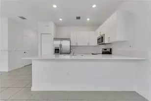 725 SE 14th Ct, Homestead, FL 33034 - Photo 7