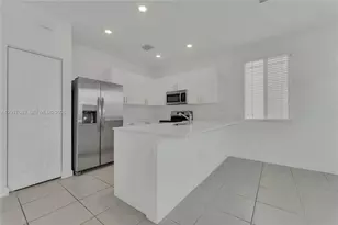 725 SE 14th Ct, Homestead, FL 33034 - Photo 5