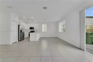725 SE 14th Ct, Homestead, FL 33034 - Photo 5