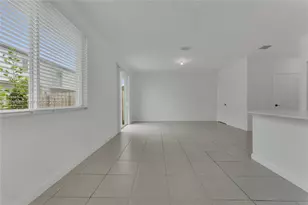 725 SE 14th Ct, Homestead, FL 33034 - Photo 13