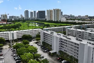 319 NE 14th Ave, Hallandale Beach, FL 33009 - Photo 25