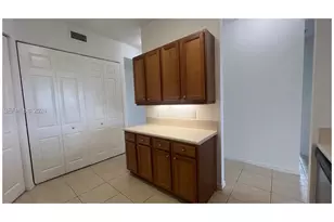 3600 Oaks Clubhouse Dr, Pompano Beach, FL 33069 - Photo 21