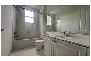 3600 Oaks Clubhouse Dr, Pompano Beach, FL 33069 - Photo 27