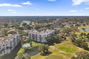 3600 Oaks Clubhouse Dr, Pompano Beach, FL 33069 - Photo 43