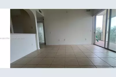 3600 Oaks Clubhouse Dr #511, Pompano Beach, FL 33069 - Photo 7