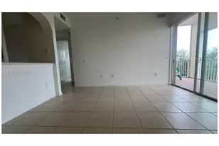 3600 Oaks Clubhouse Dr, Pompano Beach, FL 33069 - Photo 7