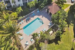 3600 Oaks Clubhouse Dr, Pompano Beach, FL 33069 - Photo 3