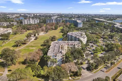 3600 Oaks Clubhouse Dr #511, Pompano Beach, FL 33069 - Photo 33
