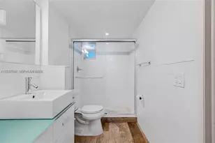 1674 Bay Rd, Miami Beach, FL 33139 - Photo 9