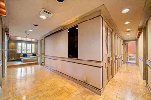 11111 Biscayne Blvd, North Miami Beach, FL 33181 - Photo 31