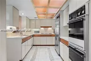 11111 Biscayne Blvd, North Miami Beach, FL 33181 - Photo 29